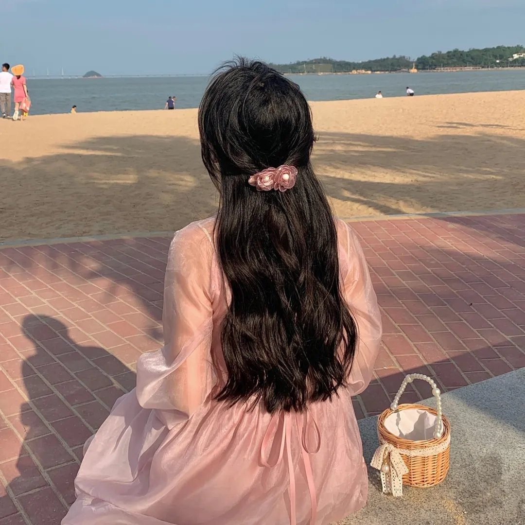 被职场压迫后我与首富姐姐重逢了