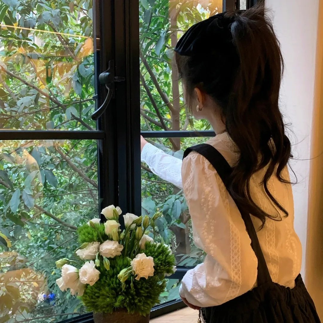 桃花鞍前挽离情